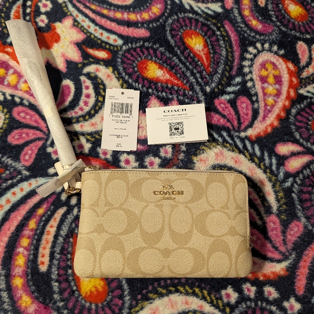 Coach NWT Cream Double Zip Wristlet